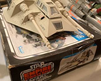 Vintage Empire Strikes Back Rebel Armored Snowspeeder, RARE IN BLUE BOX with yellow sticker, complete with harpoon