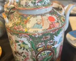 Chinese Rose Medallion Porcelain