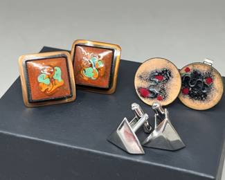Lot 102 | Midcentury Enameled Cufflinks Chrome Triangle
