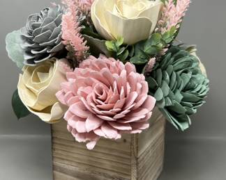Lot 85 | Woodflowers Sola Wood Handmade Flower Centerpiece
