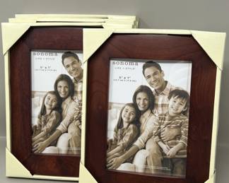 Lot 84 | (4) NEW 5"x7" Wood Frame Picture Frames
