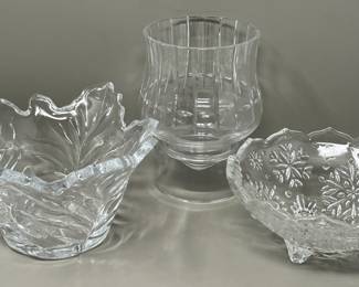 Lot 86 | Holiday Pressed Glass Bowls Candleholder
