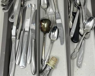 Lot 117 | Flatware Caddy Tray with Knives, Spoons,
