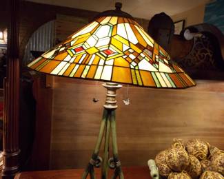 2 Tiffany Style lamps