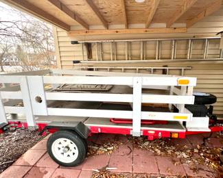 Trailer 10' X 5' - sides come off and can be folded in half for easy storage