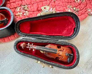 1 of 2 Vtg. Miniature wood Violin lapel pins w/case