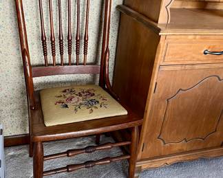 2 Matching Oak, press-back - Needlepoint chairs
