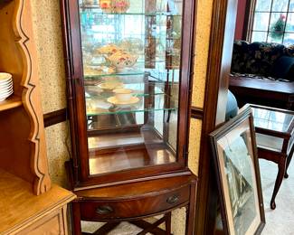 Lighted Antique display cabinet w/glass shelves