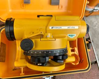Vtg. Topcon AT-F6 auto level - surveying tool w/case
