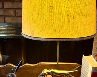 Brass hunting dog lamp