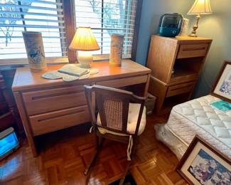 Queen Oak head board w/2 dressers, desk, & 2 matching nightstands