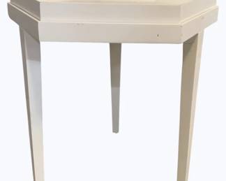 3093 - Wildwood Beveled Bunching Table some scratches, 20 x 17 x 20