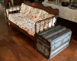 Country Sofa / Daybed