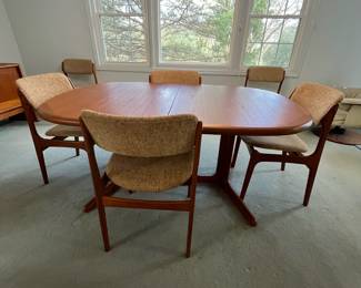 Table & Chairs together - priced individually.