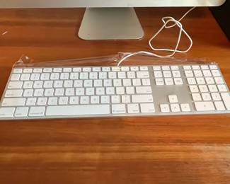 P34 - $100. MacOs Mojave. 21.5" - Late 2015.