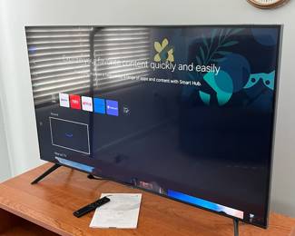 P10 - $125. Samsung 50" Model UN50CU7000F. April 2023. Smart TV