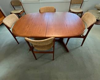Table & Chairs together - priced individually.