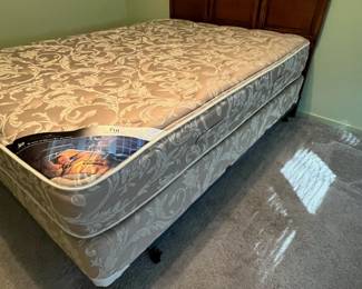 P28 - $200. Queen Size Headboard with Serta Mattress & Boxspring. Very good condition! Measures 59.5" wide x 38" tall.
