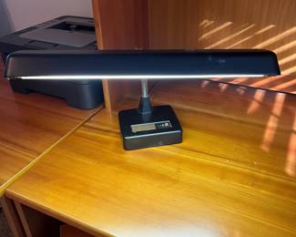P37 - $10 Vintage Desk Lamp.