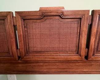 P28 - $200. Queen Size Headboard with Serta Mattress & Boxspring. Very good condition! Measures 59.5" wide x 38" tall.