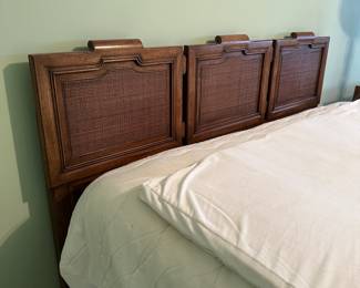 P28 - $200. Queen Size Headboard with Serta Mattress & Boxspring. Very good condition! Measures 59.5" wide x 38" tall.