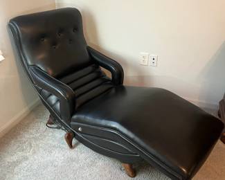 P2 - $400. Contour Chair Lounge Company Model 100. Viverator in Premiere Black. Measures 27" wide x 5' long. Does work! Missing knob but can be turned by hand. Vinyl is in excellent condition!