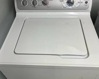 P43 - $300. GE Washing Machine & Dryer. Electric Dryer! Gently used by an elderly couple. Both work great!