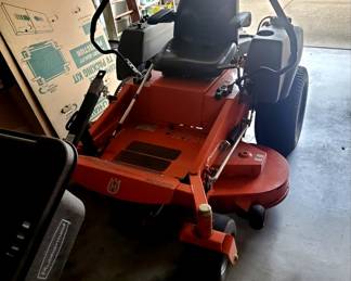 Husqvarna MZ5225 zero turn