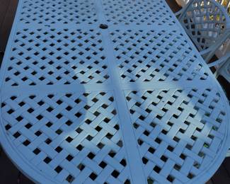 It's approximately 8' long x 4' wide