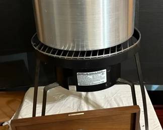 Fryer And Towel Carving Set