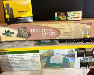 03 Hunting Blind Tent with Binoculars