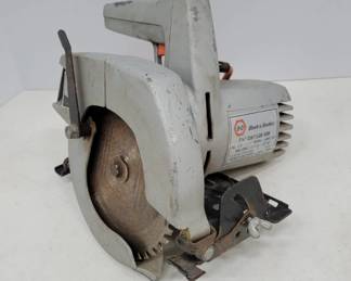 	Black & Decker Model 7301 Circular Saw