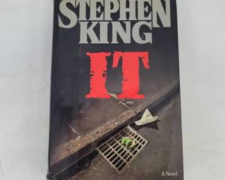 	Stephen King ‘It’ Hardcover Book