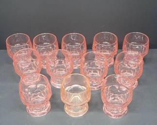	Pink Glass Tumblers, 3 3/4´´ Tall