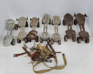 	Vintage Adjustable Metal Roller Skates Set