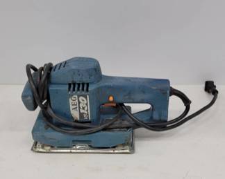 	AEG VS 130 Electric Sander