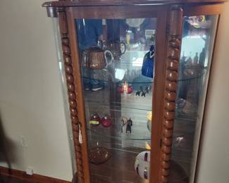 Display Cabinet with rounded glass