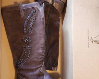 Brioso brand new boots size 8