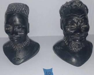 MS010Pair of clay Zulu head busts