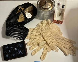 MS061Vintage and Antique Collectibles