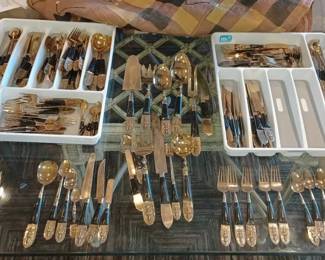 MS031AThailand brass and rosewood flatware set 141 pieces