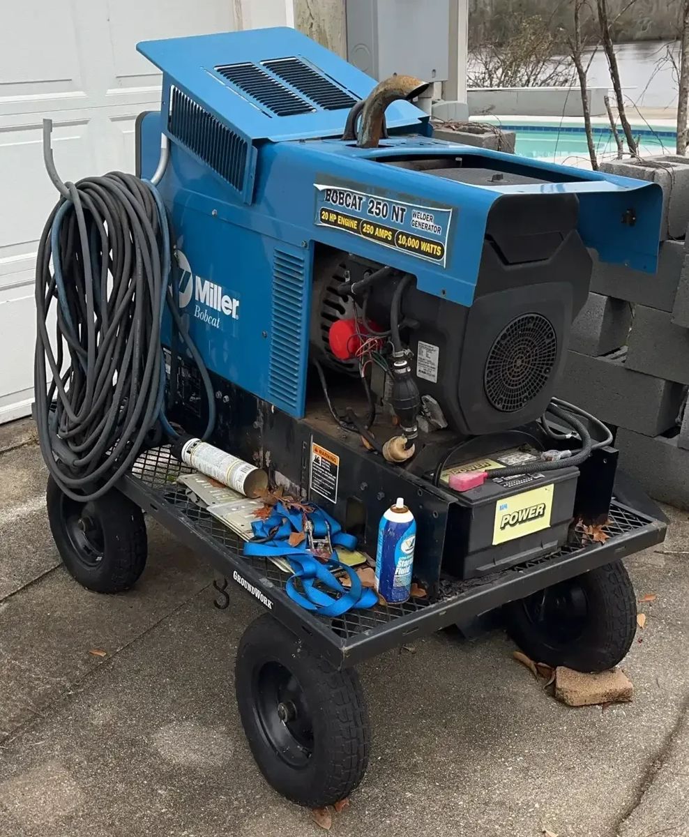 "A Very Furey Christmas" in Clarks Hill, SC Starts Closing Thr 12/18 at 8p. Pickup: Sat 12/20 11-3pm. Please click here to view more photos, descriptions, and current bids: https://ctbids.com/estate-sale/41086