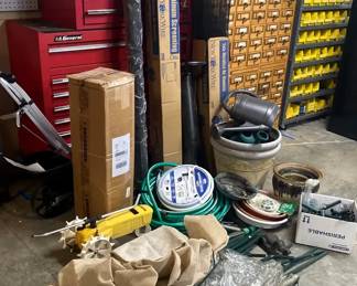 "A Very Furey Christmas" in Clarks Hill, SC Starts Closing Thr 12/18 at 8p. Pickup: Sat 12/20 11-3pm. Please click here to view more photos, descriptions, and current bids: https://ctbids.com/estate-sale/41086