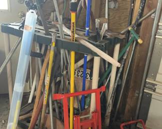 "A Very Furey Christmas" in Clarks Hill, SC Starts Closing Thr 12/18 at 8p. Pickup: Sat 12/20 11-3pm. Please click here to view more photos, descriptions, and current bids: https://ctbids.com/estate-sale/41086