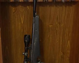 "A Very Furey Christmas" in Clarks Hill, SC Starts Closing Thr 12/18 at 8p. Pickup: Sat 12/20 11-3pm. Please click here to view more photos, descriptions, and current bids: https://ctbids.com/estate-sale/41086