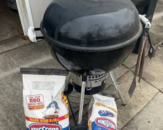 "A Very Furey Christmas" in Clarks Hill, SC Starts Closing Thr 12/18 at 8p. Pickup: Sat 12/20 11-3pm. Please click here to view more photos, descriptions, and current bids: https://ctbids.com/estate-sale/41086