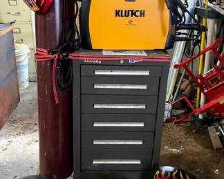 "A Very Furey Christmas" in Clarks Hill, SC Starts Closing Thr 12/18 at 8p. Pickup: Sat 12/20 11-3pm. Please click here to view more photos, descriptions, and current bids: https://ctbids.com/estate-sale/41086