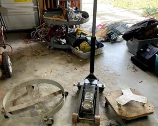 "A Very Furey Christmas" in Clarks Hill, SC Starts Closing Thr 12/18 at 8p. Pickup: Sat 12/20 11-3pm. Please click here to view more photos, descriptions, and current bids: https://ctbids.com/estate-sale/41086