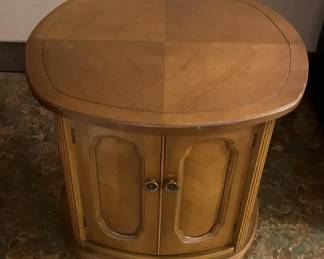 "A Very Furey Christmas" in Clarks Hill, SC Starts Closing Thr 12/18 at 8p. Pickup: Sat 12/20 11-3pm. Please click here to view more photos, descriptions, and current bids: https://ctbids.com/estate-sale/41086