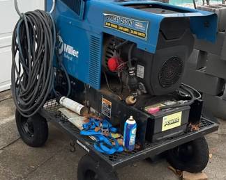 "A Very Furey Christmas" in Clarks Hill, SC Starts Closing Thr 12/18 at 8p. Pickup: Sat 12/20 11-3pm. Please click here to view more photos, descriptions, and current bids: https://ctbids.com/estate-sale/41086